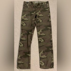 Mens Levi camo pants
